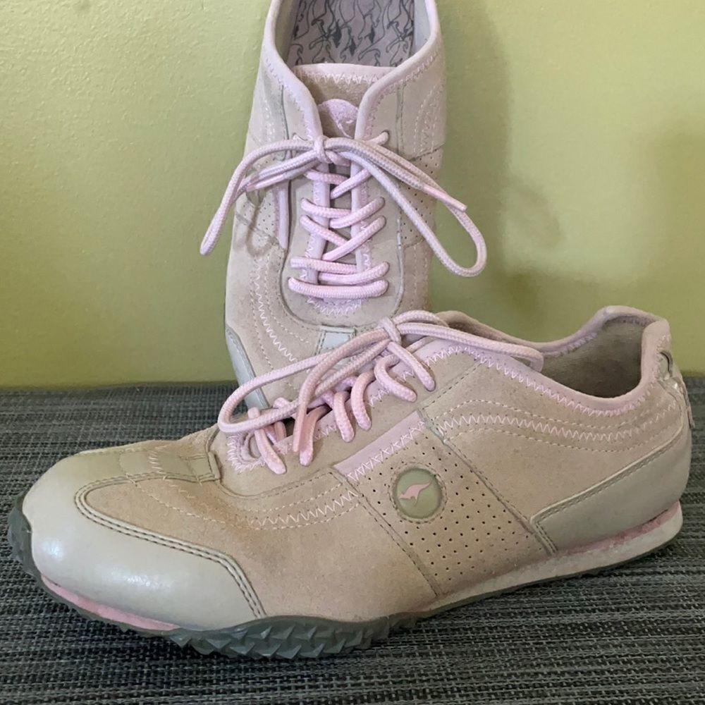 KangaROOS Casey Sneaker Sz 8 Tan and Pink